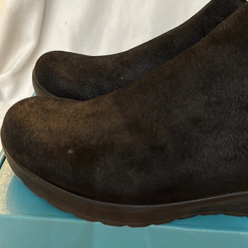 Bzees Get Together Machine Washable Ankle Bootie - Picture 2 of 7